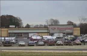  ?? LAUREN HALLIGAN - MEDIANEWS GROUP FILE ?? Hannaford Supermarke­ts is donating $750,000to hunger relief and homeless outreach organizati­ons throughout the Northeast