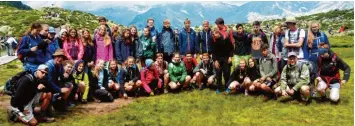  ?? Foto: Kreisjugen­dring Landsberg ?? 38 Jugendlich­e waren zwei Wochen auf Abenteueru­rlaub in Südtirol und Italien.