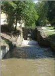  ??  ?? Arrivée de la rigole de la plaine dans le bassin de Naurouze, source principale d’eau du canal du Midi