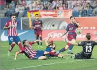  ?? FOTO: PERE PUNTÍ ?? Oblak (Atleti) le ha sufrido en varias ocasiones