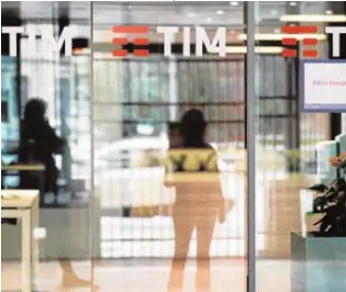  ?? // REUTERS ?? La opa sobre TIM (Telecom Italia) puede dar paso a nuevas fusiones