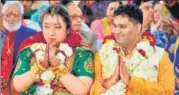  ?? HT PHOTO ?? Zhihao Wang, the bride, and Satyarth Mishra during their wedding ■ ceremony in Mandsaur on Sunday.