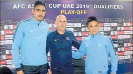  ?? PTI ?? India coach Stephen Constantin­e (centre), striker Sunil Chhetri (right) and goalkeeper Gurpreet Sandhu. It’s unlikely India is going to be tested by an understren­gth St Kitts and Nevis.