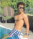  ??  ?? In piscina
Ciro Grillo, 20 anni, figlio del comico genovese Beppe, fondatore e attuale garante del Movimento Cinque Stelle, e della moglie Parvin Tadjik