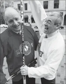  ?? PHIL CARPENTER
THE GAZETTE ?? Former Canadiens president Pierre Boivin (right) and Steve Stotland are working together to put on a charity street hockey program with goal of raising more than $300,000.