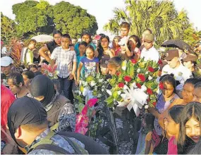  ??  ?? Segunda baja. Con el homicidio de la agente Quezada sumaron dos las bajas a manos de la delincuenc­ia en la PNC de Sonsonate en este año.