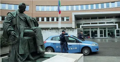  ??  ?? L’inchiesta Coordinate dalla Procura, le indagini sono state condotte dalla squadra Mobile della questura (Ansa)