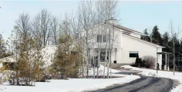  ?? JULIE OLIVER/OTTAWA CITIZEN ?? The farmland adjacent to this property in North Grenville — the former home of developer Thomas G. Assaly — is where a gated community to be known as Nature’s Walk was supposed to be built.