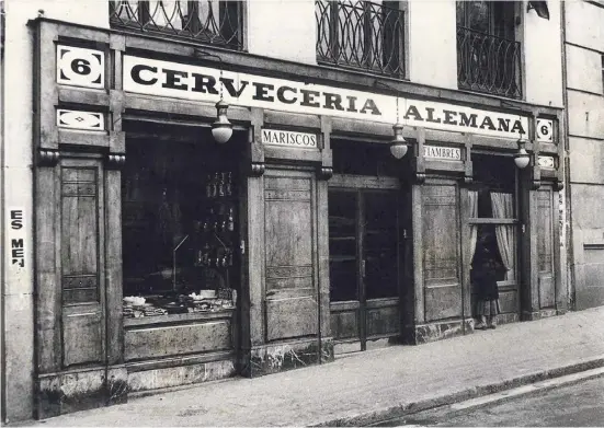 ?? Foto: Wiki ?? Das deutsche Brauhaus, seit 1904 unveränder­t auf der Plaza Santa Ana in Madrid.