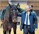  ?? Foto: APA/Gindl ?? Herbert Kickl, hier mit einem nicht aus Ungarn stammenden Pferd.