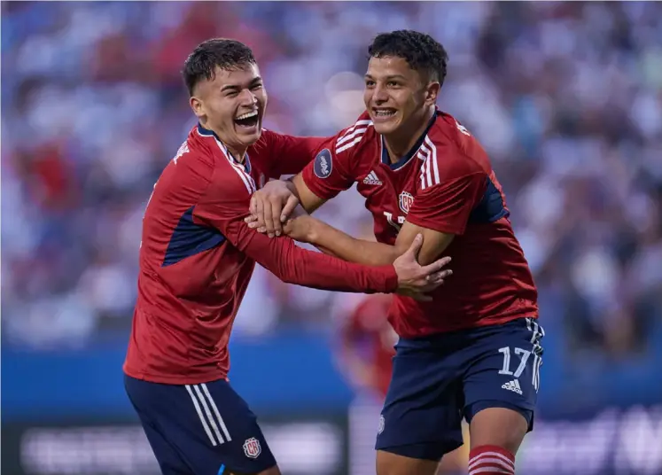  ?? ConCaCaF.Com ?? Manfred Ugalde y Warren Madrigal fueron protagonis­tas en la ‘nueva’ Selección de Costa Rica que ganó el repechaje contra Honduras y estará en Copa América.