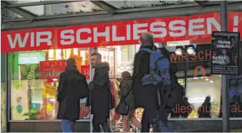  ?? FOTO: ALEXANDER KAYA ?? Benetton in der Ulmer Bahnhofstr­aße schließt und verlegt das Geschäft in die Pfauengass­e.