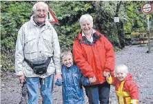  ?? FOTO: STADT RAVENSBURG ?? Wer Freude im Umgang mit Kindern hat, kann sich als Wahl-Oma oder -Opa melden.