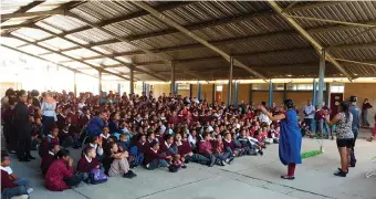  ??  ?? Hornlee Primary School learners enjoying the theatre production on 26 March.