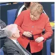  ?? FOTO: DPA ?? Bundeskanz­lerin Angela Merkel und Horst Seehofer