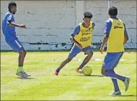  ?? Foto: Gustavo Guamán / EXTRA ?? El Deportivo Quito entrenó esperando poder jugar la novena fecha de la segunda categoría.