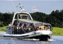  ??  ?? A maritime shuttle service between Châteaugua­y and Lachine allows people to travel back and forth between the two communitie­s in summer months and to explore the Châteaugua­y River and Lac St-Louis.