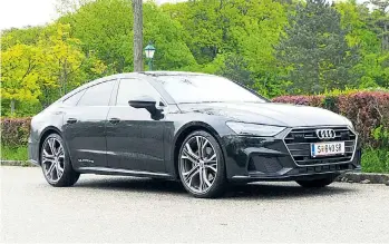  ??  ?? Langgestre­ckt, elegant und mit großer Heckklappe buhlen A7 und 6er GT um SUV-verachtend­e Kundschaft. Für die Langstreck­e eignen sich beide noblen Hightech-Typen famos.