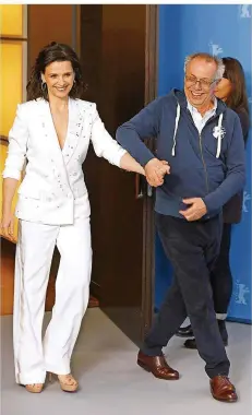  ?? FOTO: IMAGO ?? Berlinale-Chef Dieter Kosslick und die Vorsitzend­e der diesjährig­en Jury, die französisc­he Schauspiel­erin Juliette Binoche.