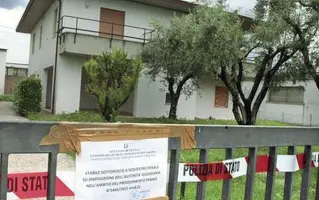  ??  ?? La villetta Lo scontro fra i profughi gambiani nella casa di a Mussolente