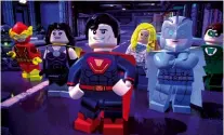  ??  ?? El universo de DC es una de las mayores fuentes de inspiració­n para los títulos de LEGO. La última entrega, LEGODCSÚPE­RVillanos nos pone en la piel de los malos de estos cómics.