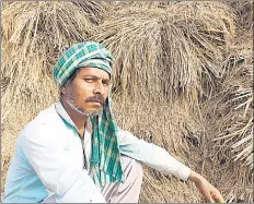  ?? HT PHOTO ?? Bhuneshwar Paswan works on a field belonging to a local landlord in Rohtas.