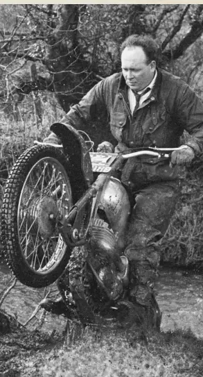  ??  ?? Competing on the 250cc Greeves in 1964