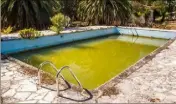  ?? (Photo DR) ?? Laisser une piscine à l’abandon fait parti des comporteme­nts à risques réprimés par la municipali­té.