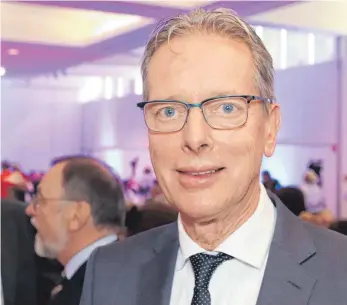  ?? FOTO: MÖLLERS ?? Jan Stefan Roell (63) ist seit Dienstag neuer Präsident der Industrie- und Handelskam­mer Ulm.