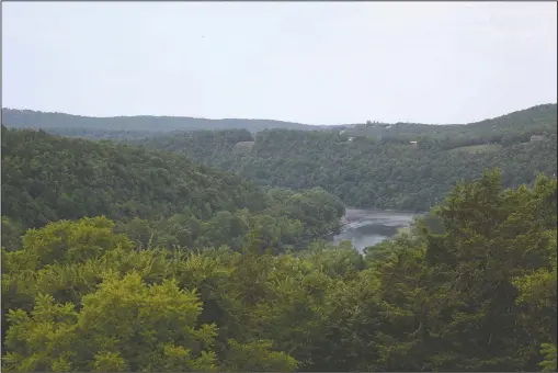  ?? The Sentinel-Record/Corbet Deary ?? VISITOR CENTER: The Bull Shoals-White River State Park Visitor Center is located on a shelf at the base of Bull Shoals Dam and is a great location to get better acquainted with the Ozark Mountain Range.