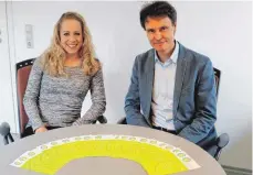  ?? FOTO: LARISSA SCHÜTZ ?? Dorothee Mast und Stefan Würfel von der Psychologi­schen Beratungss­telle helfen Menschen in psychische­n Notlagen.