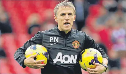  ?? FOTO: EFE ?? Phil Neville,
durante su etapa como técnico asistente en el Manchester United. Ahora lo hará a las órdenes de Nuno en el Valencia