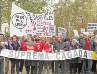  ?? ISABEL PERMUY ?? Concentrac­ión ayer en Madrid ante el Tribunal Supremo