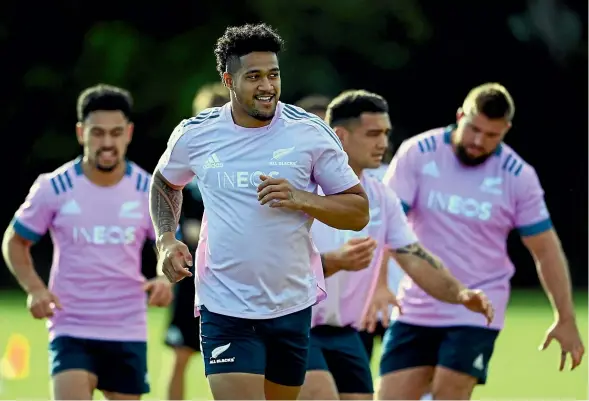  ?? GETTY IMAGES ?? Leicester Fainga’anuku, centre, is looking forward to his All Blacks debut against Ireland tomorrow.