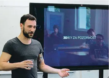  ??  ?? Vybavení Škola je nadstandar­dně vybavena. Nabízí kompletní služby i pro tvorbu komerčních tiskovin a sami studenti se na realizaci podílejí.