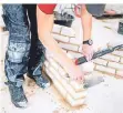  ?? FOTO: DPA ?? Dem deutschen Handwerk fehlt es an qualifizie­rtem Nachwuchs.