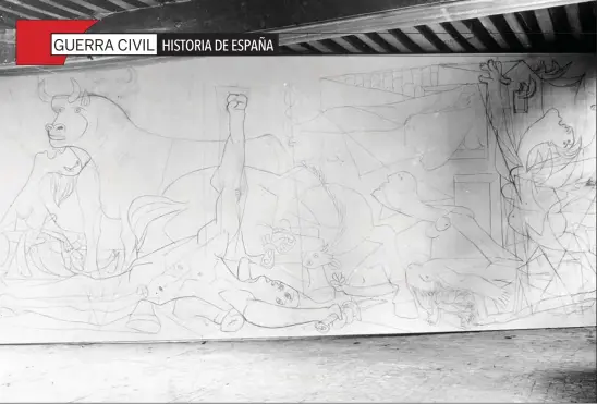  ?? ?? SOBRE ESTAS LÍNEAS, TALLER DE PICASSO EN GRANDS AGUSTINS, PARÍS 1937. FOTO: DORA MAAR / MUSEO NACIONAL CENTRO DE ARTE REINA SOFÍA.