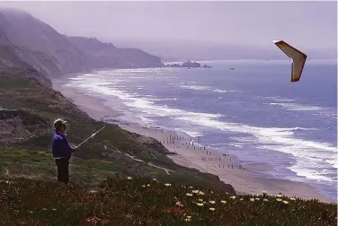  ?? Michael Macor / The Chronicle 1999 ?? The U.S. Army installed 16-inch guns at Fort Funston to protect the coast from enemy warships.