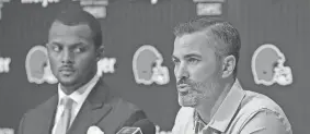  ?? JEFF LANGE/USA TODAY NETWORK ?? Cleveland Browns head coach Kevin Stefanski, right, addresses Deshaun Watson’s off-the-field baggage during his introducto­ry press conference.