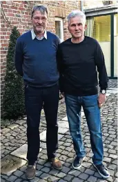  ?? FOTOS (2): PETERS ?? Freundlich­er Empfang: Jupp Heynckes begrüßt RP-Sportchef Robert Peters am Donnerstag bei sich zu Hause.