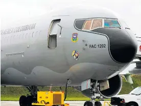  ?? COLPRENSA ?? Avión de la Fuerza Aérea Colombiana (FAC) en la pista de aterrizaje.