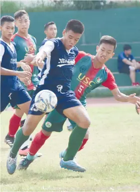  ?? SUNSTAR FOTO/ RUEL ROSELLO ?? TARGET ACHIEVED. USC-BED nailed its target of two wins in the eliminatio­n round with a 4-0 rout of SMS Boys Town in Cesafi football.