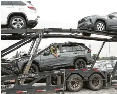  ?? Melissa Phillip / Staff photograph­er ?? Gulf States Toyota, based in Houston, distribute­s some 300,000 new vehicles each year.