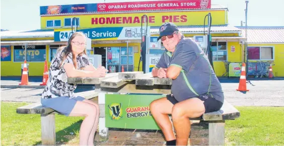  ?? Photo / Dean Taylor ?? Roadhouse owners Bill and Brenda Rogers have sold their iconic business built over 40 years.