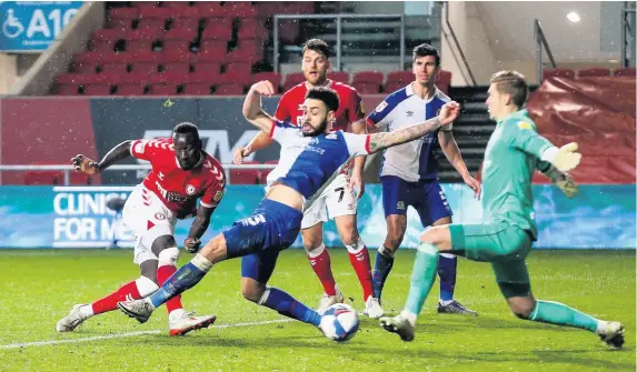  ?? Pictures: Rogan Thomson/JMP ?? Bristol City’s Famara Diedhiou scores the only goal of last night’s Championsh­ip game at Ashton Gate