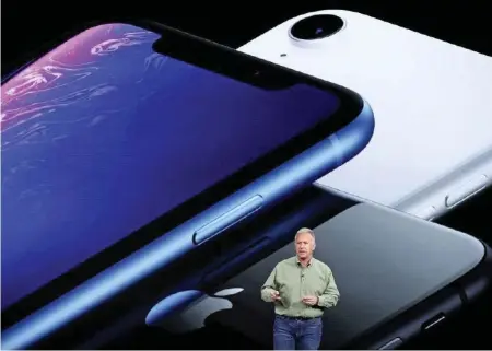  ?? GETTY ?? Marketingc­hef Phil Schiller hat gestern im kalifornis­chen Cupertino die neuen Handy-modelle präsentier­t.