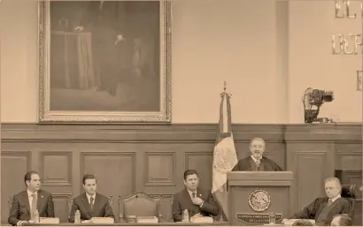  ?? Foto: presidenci­a ?? Acompañado del Ejecutivo federal, SCJN y el CJF. el ministro presidente, Luis María Aguilar Morales habló sobre su trabajo al frente de la