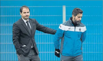  ?? PERE PUNTÍ ?? Jordi Lardín y Quique Sánchez Flores se marchan a la vez del Espanyol tras no haber cumplido el actual proyecto con las expectativ­asFOTO: