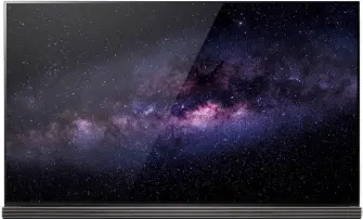  ??  ?? 2016 krönte LG die Oled-tv-technologi­e durch eine kompromiss­lose Kombinatio­n aus 4K-auflösung, 3D-polfiltert­echnik und Dolby-vision-hdr-qualität. Zugleich setzte der 65G6V ein Design-statement im Wohnzimmer