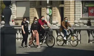  ?? Foto Jure Eržen ?? Z enim odmerkom cepiva proti covidu-19 je v državi cepljenih 1.182.060 ljudi, kar je 56 odstotkov celotne populacije.